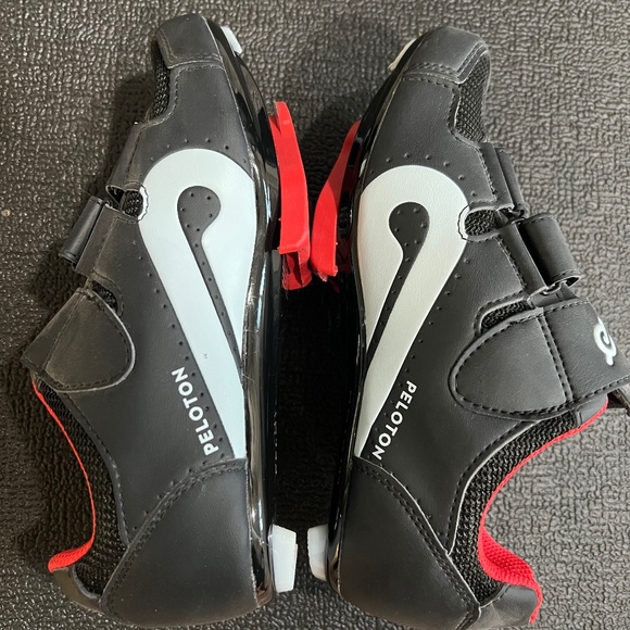 Peloton Cycling Shoes - Women Size 36 (5) - Picture 1 of 4